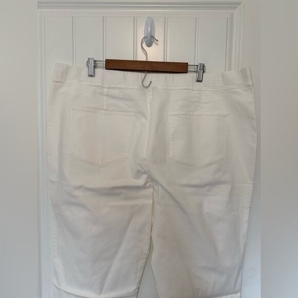LOGO by Lori Goldstein Spring Cottagecore White/Ivory Pull On Capri Pants 24W - Picture 4 of 8
